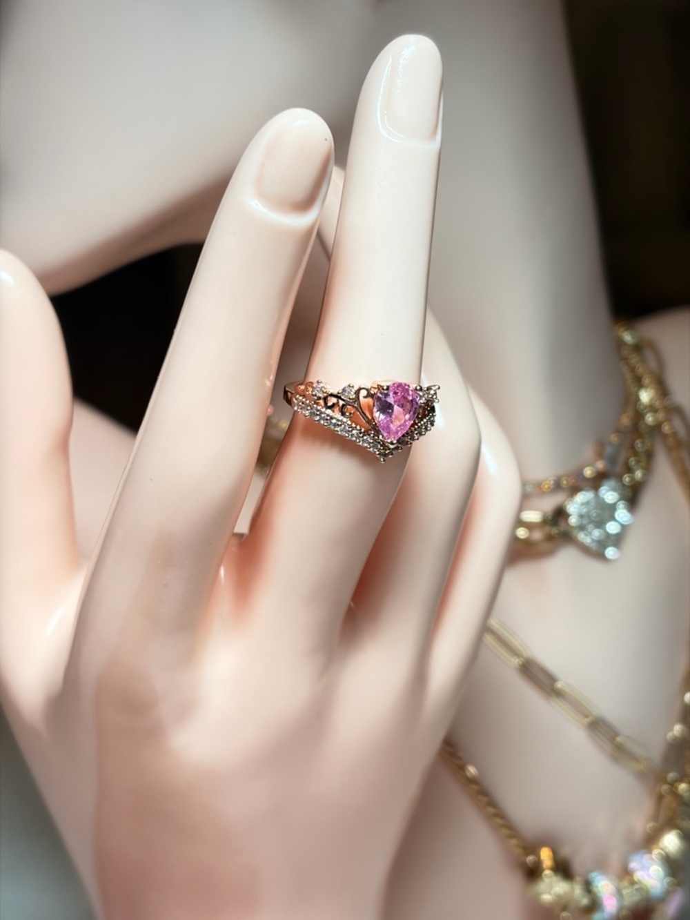 Luxury Pink Heart Zircon Ring. - Picture 4 of 8